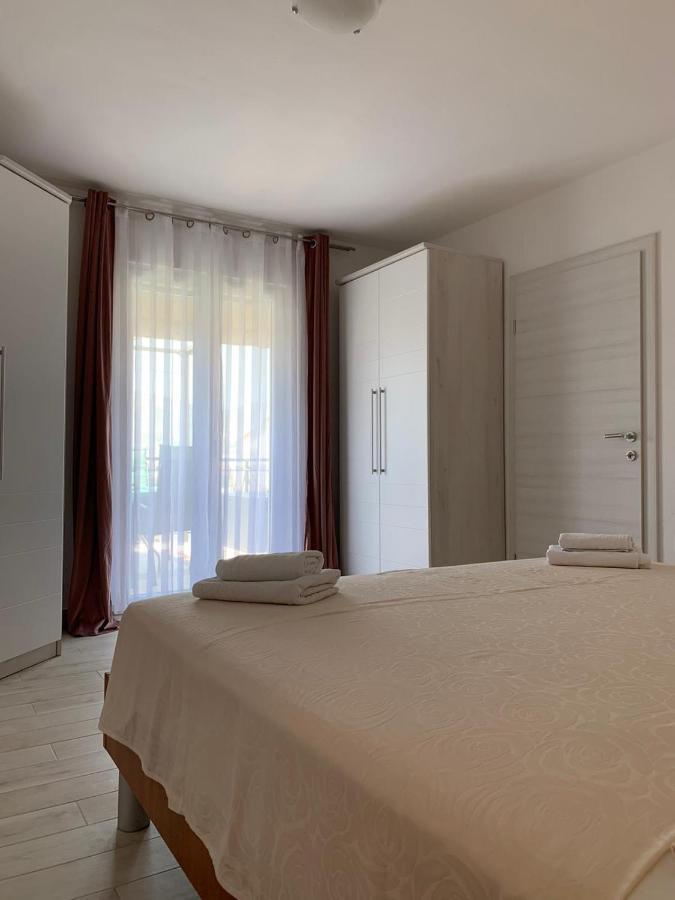 Apartment Salov Trogir Exterior foto