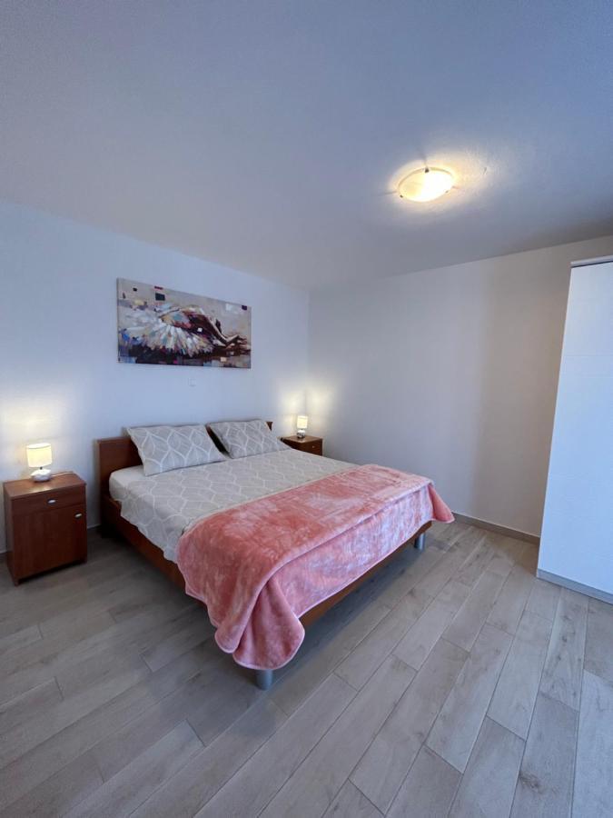 Apartment Salov Trogir Exterior foto